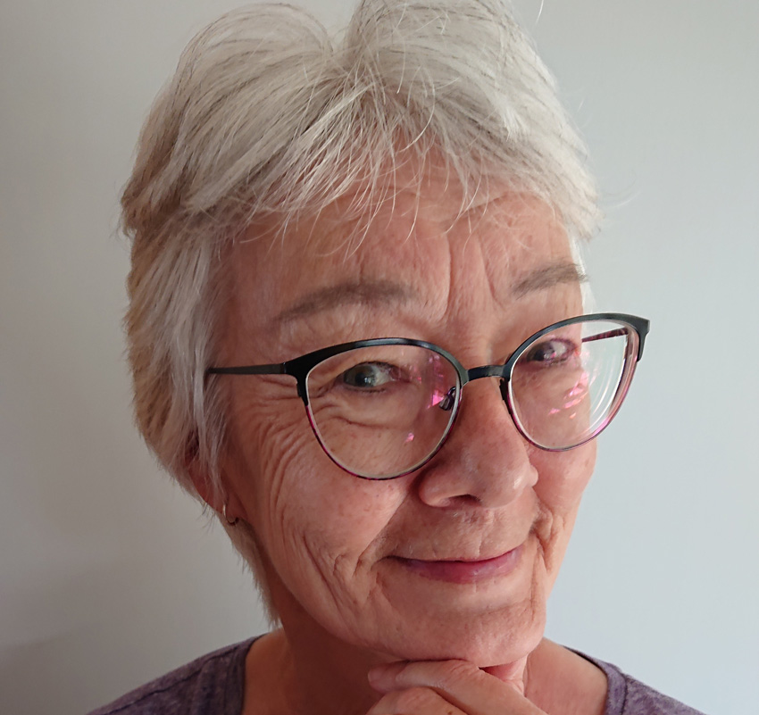 Synnøve Hench style=